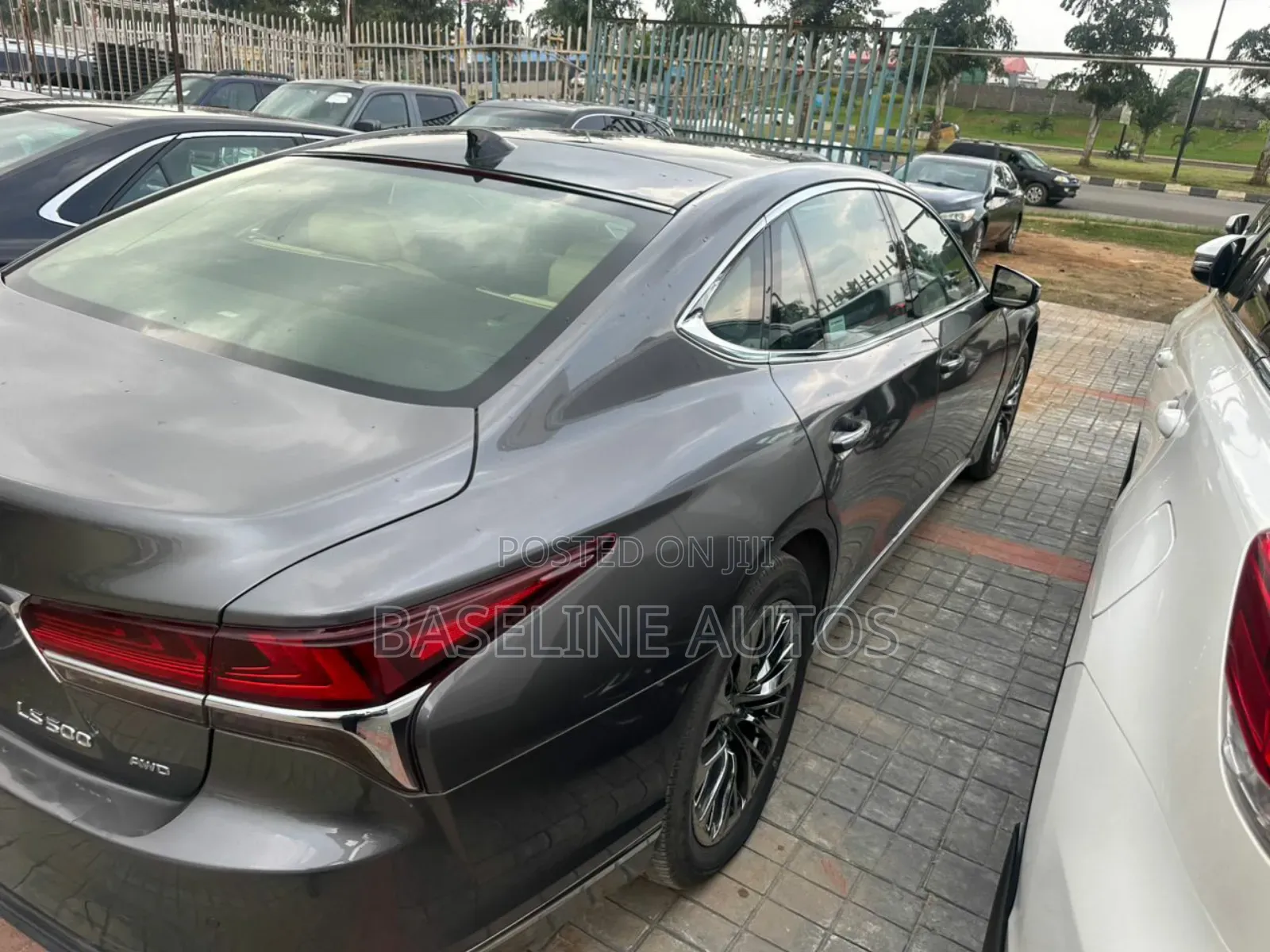 Lexus LS 2019