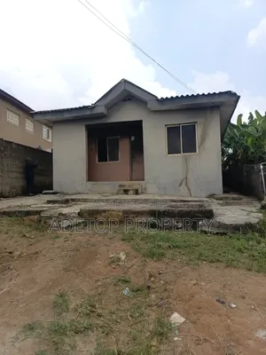 5bdrm Block of Flats in Palace Estate, Ijede / Ikorodu for sale