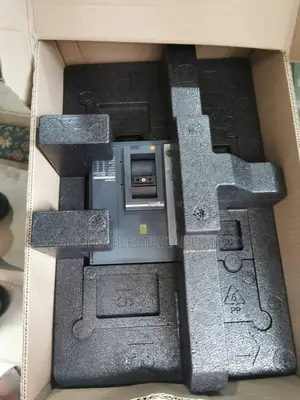800amp 3pole Schnieder Breaker