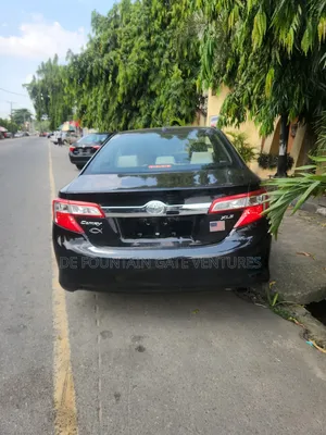 Toyota Camry XLE 4dr Sedan (2.5L 4cyl 6A) 2014 Black
