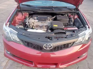 Toyota Camry SE 4dr Sedan (2.5L 4cyl 6A) 2013 Red