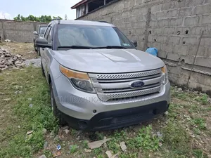 Ford Explorer Base 4dr 4x4 (3.5L 6cyl 6A) 2013 Silver