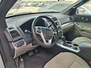 Ford Explorer Base 4dr 4x4 (3.5L 6cyl 6A) 2013 Silver