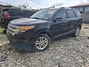 Ford Explorer Base 4dr 4x4 (3.5L 6cyl 6A) 2012 Black