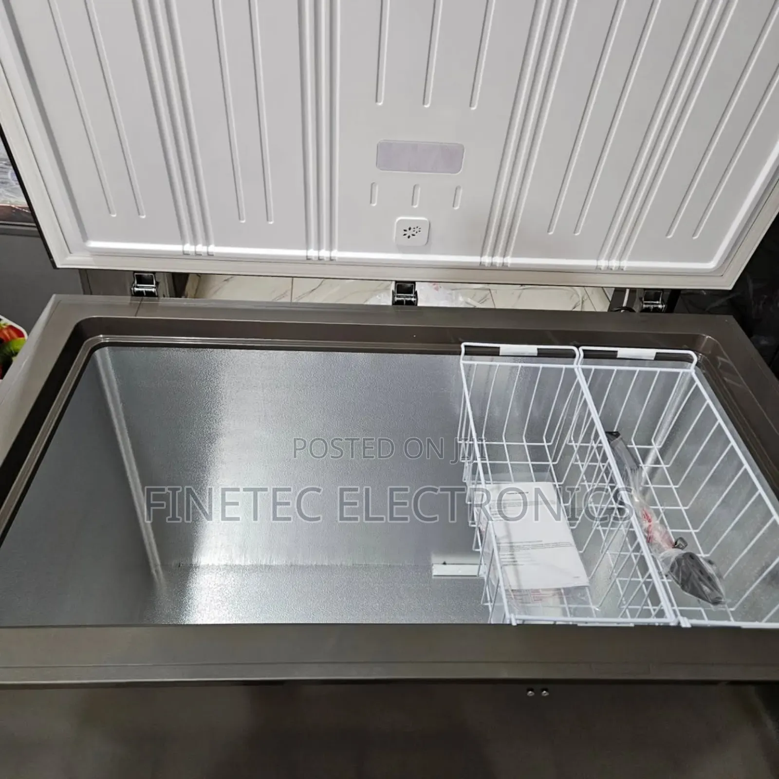 Hisense Chest Freezer, 372l