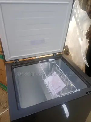 142 Liters Hisense Chest Freezer, Silver Color, Fast Freezing.