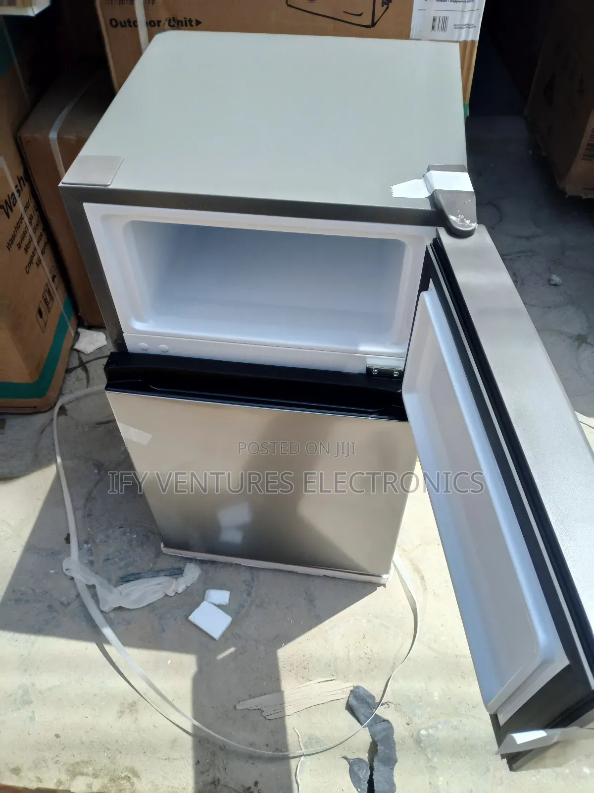 87 Liters Hisense Double Door Table Top Refrigerator, Silver Color.