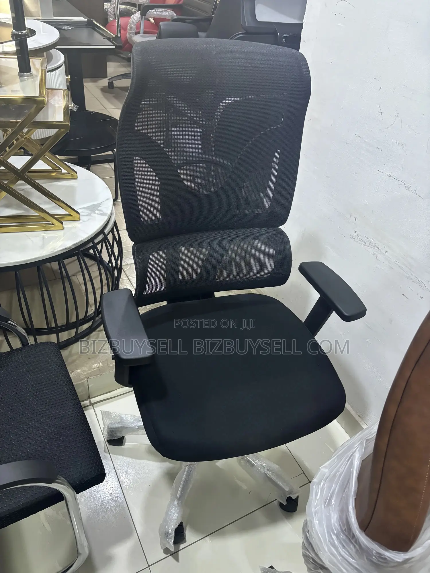 Ergonomic Mesh Swivel Chair