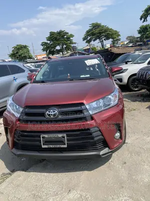 Toyota Highlander Limited Platinum V6 4x2 (3.5L 6cyl 6A) 2016 Red