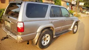 Toyota 4-Runner 2002 Gold