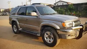 Toyota 4-Runner 2002 Gold