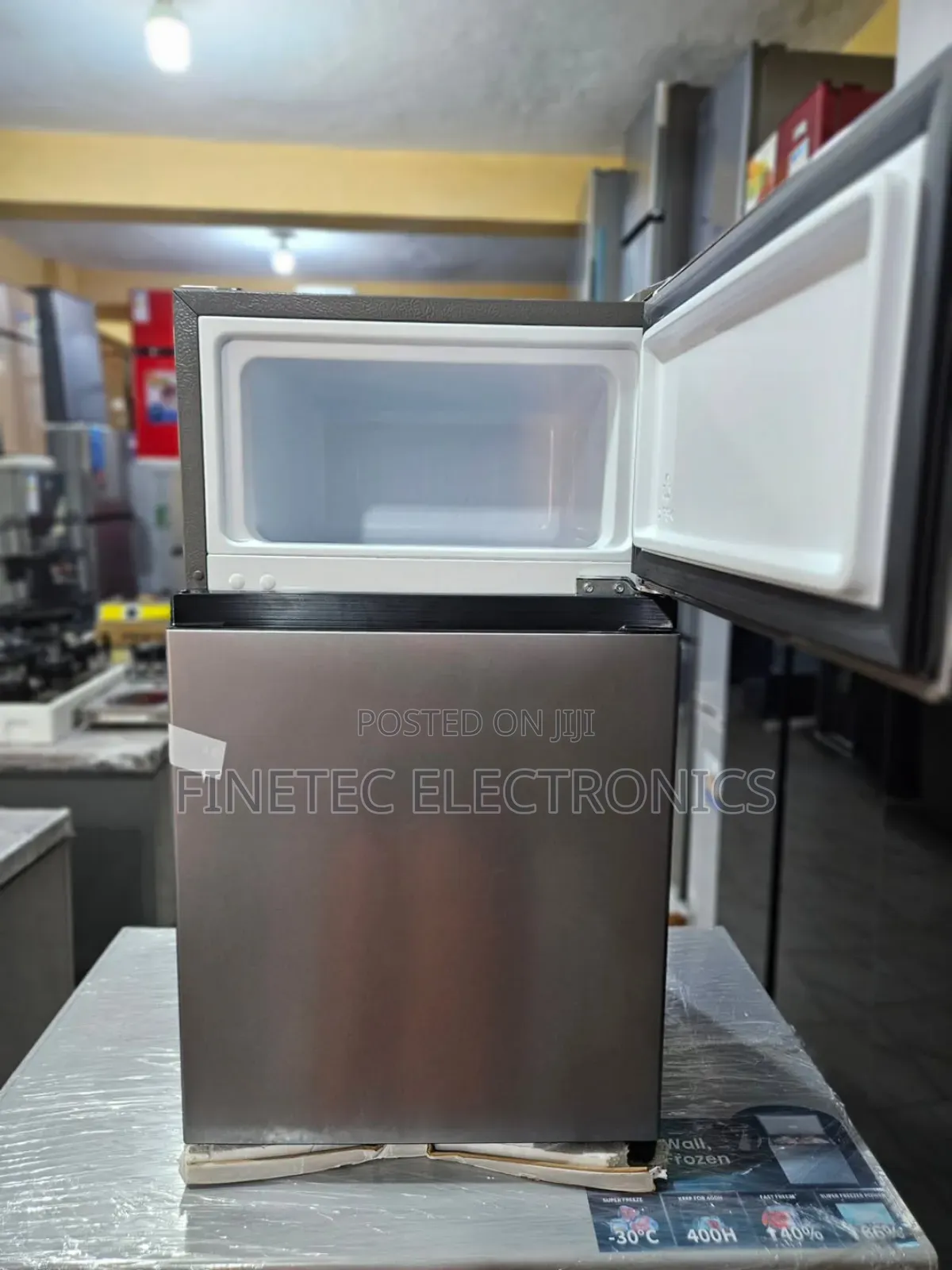 Hisense Double Door Table Top Fridge, 87l