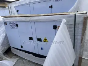 Original England Perkins Soundproof Diesel Generator 20kva