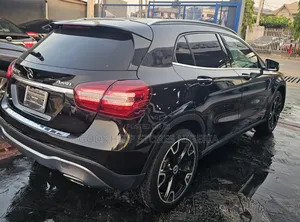 Mercedes-Benz 1420 2019 Black