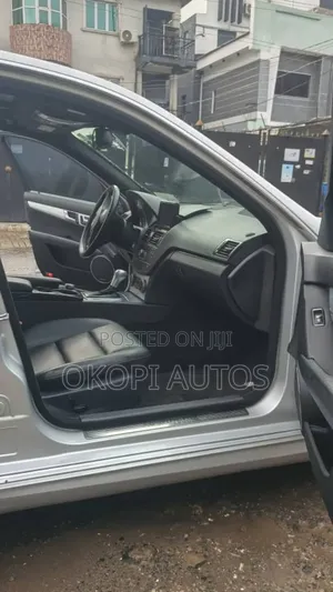 Mercedes-Benz C300 2010 Silver