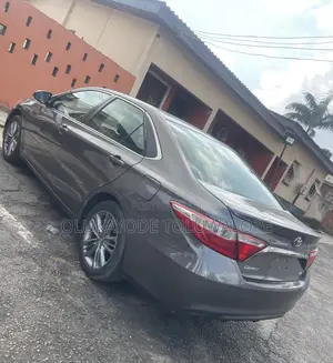 2016 Toyota Camry SE w/Special Edition Pkg (2.5L 4cyl 6A) - Image 1