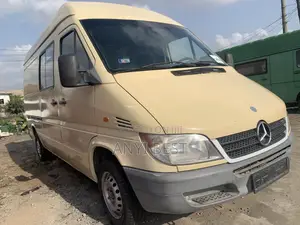 Mercedes-Benz Sprinter 2002 Gold