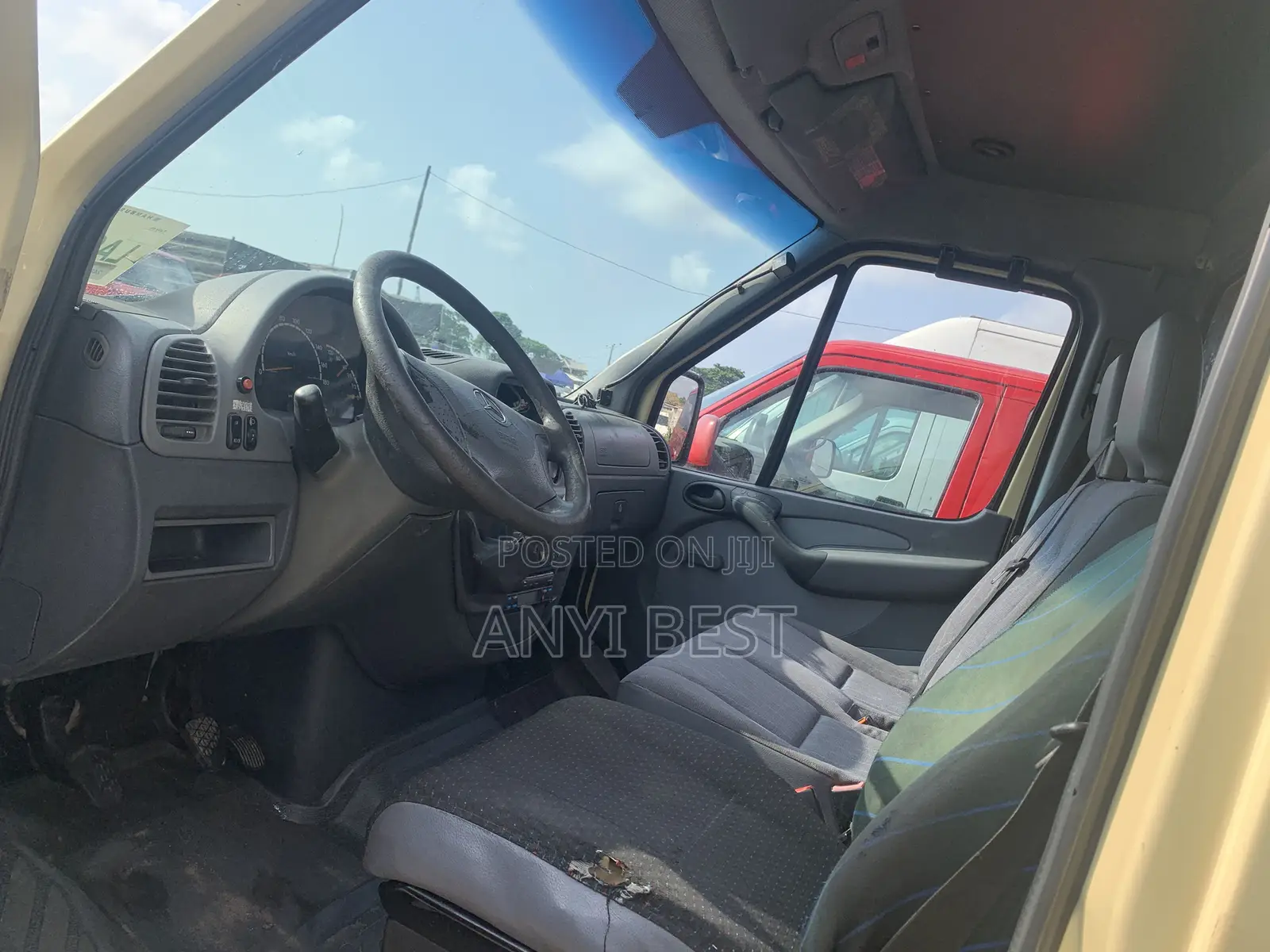 Mercedes-Benz Sprinter 2002 Gold