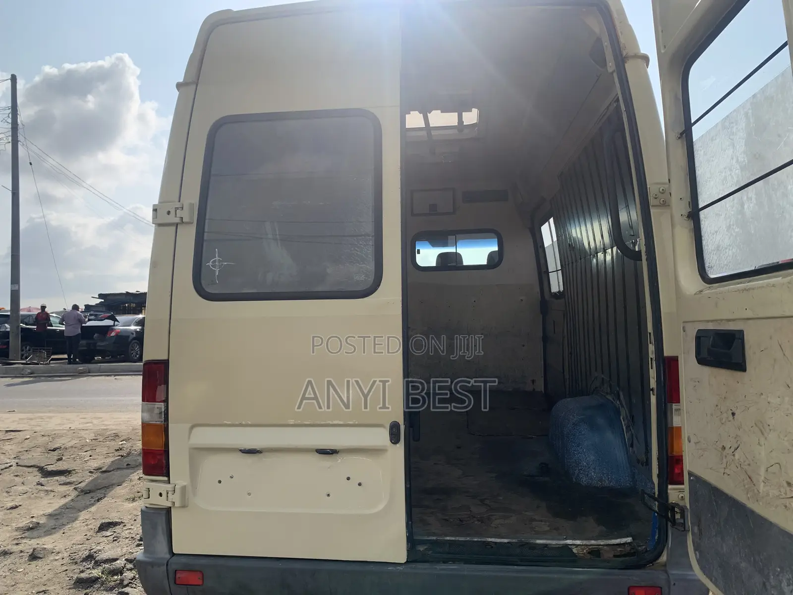 Mercedes-Benz Sprinter 2002 Gold