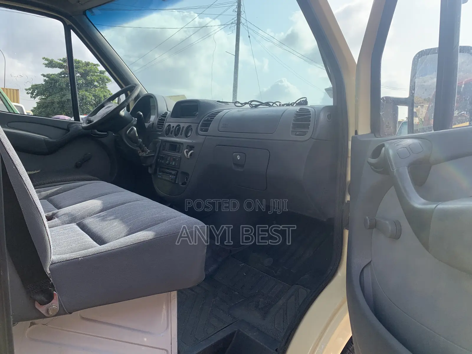 Mercedes-Benz Sprinter 2002 Gold