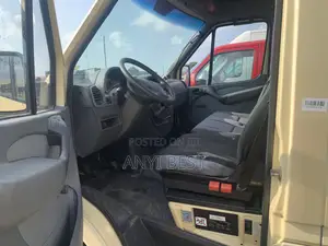 Mercedes-Benz Sprinter 2002 Gold