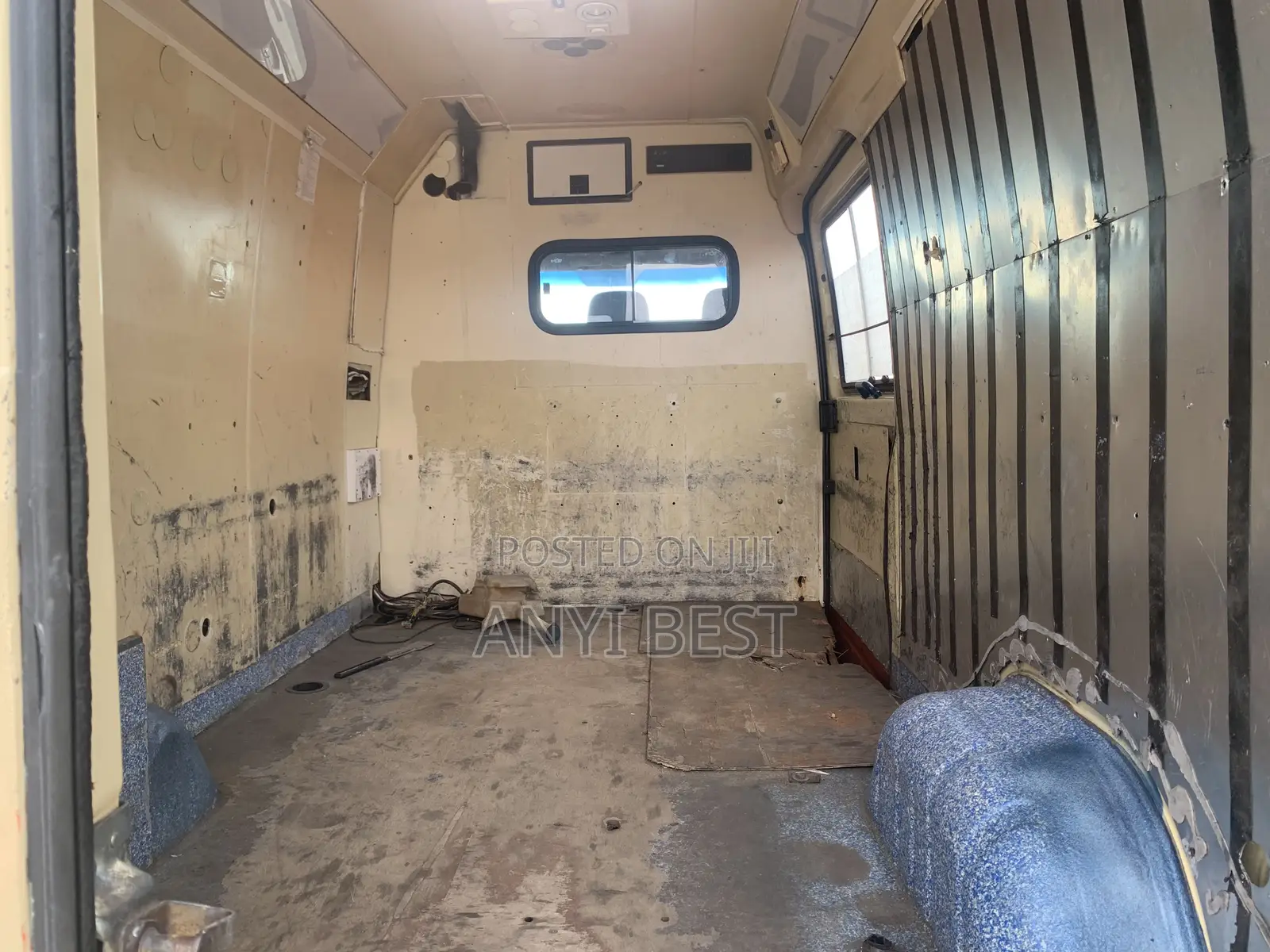 Mercedes-Benz Sprinter 2002 Gold