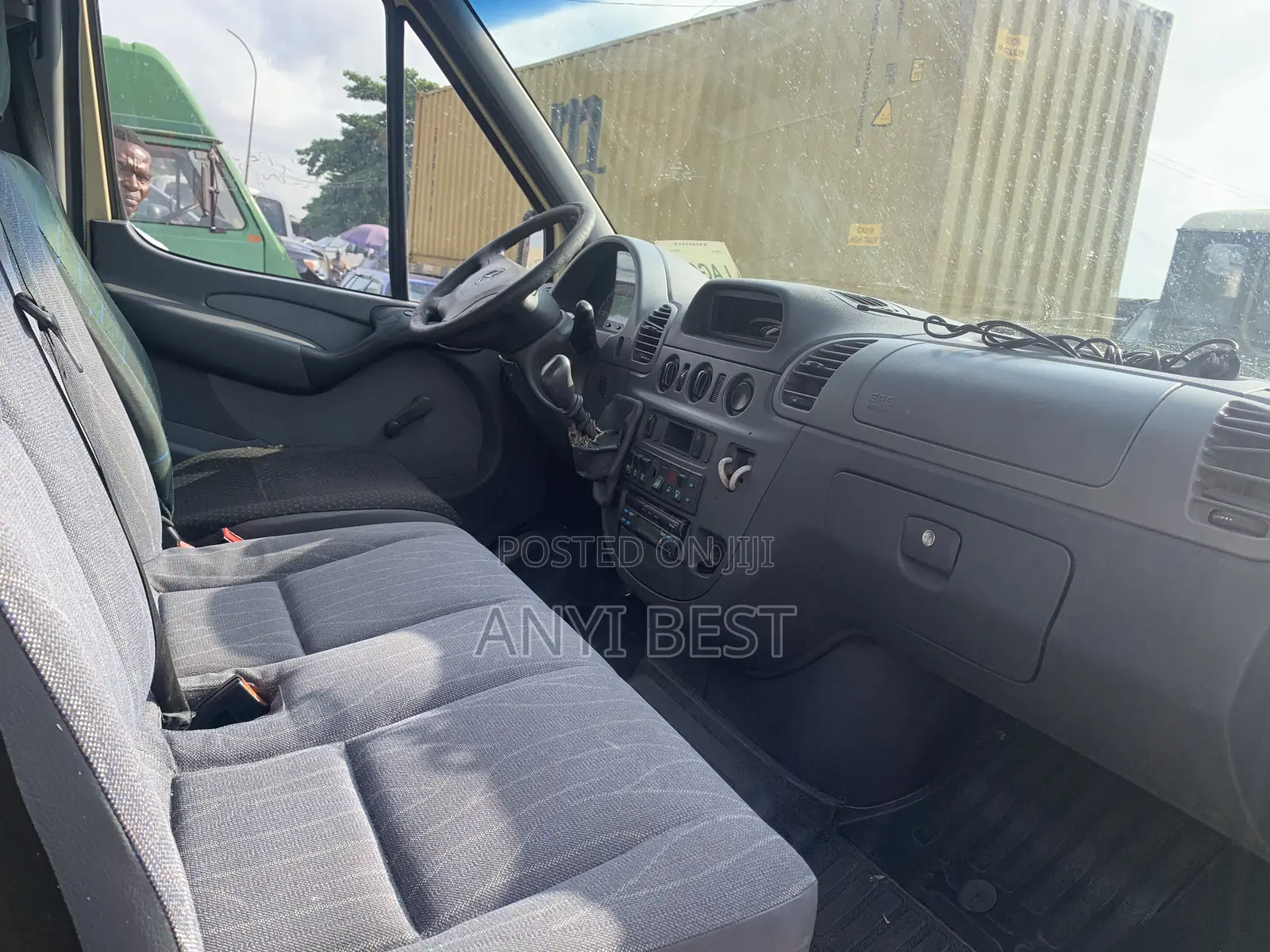 Mercedes-Benz Sprinter 2002 Gold