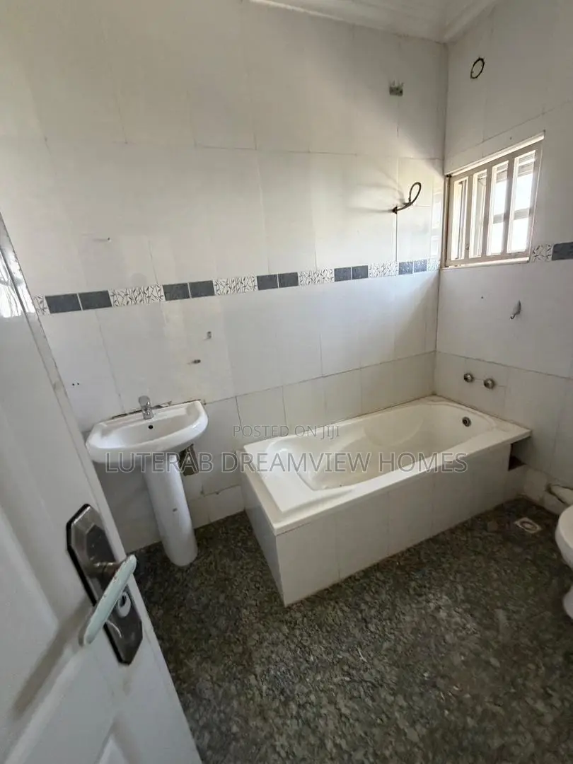 6bdrm Duplex in Maitama for rent