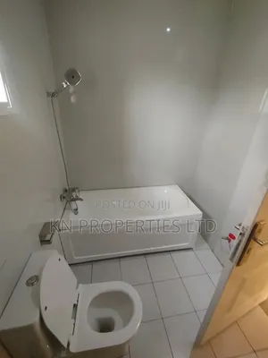 5bdrm Townhouse / Terrace in Gusape Main, Guzape District for rent