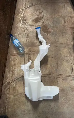 Wiper Tank 2017-2021 Honda Cr-V