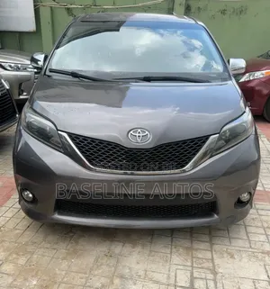 Toyota Sienna 2015 Gray