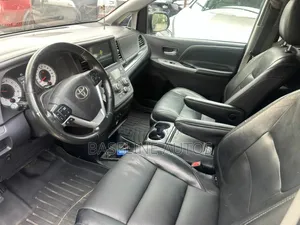 Toyota Sienna 2015 Gray