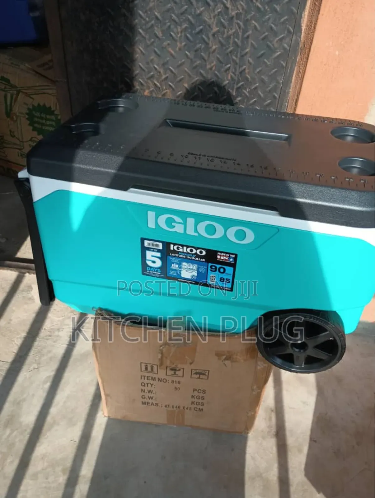 Igloo Maxcold Latitude 90-Quart Roller Cooler.