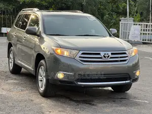 Toyota Highlander 2011 Gray