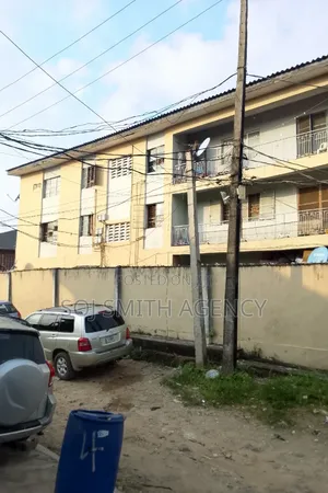 Furnished 3bdrm Block of Flats in Soluyi for sale