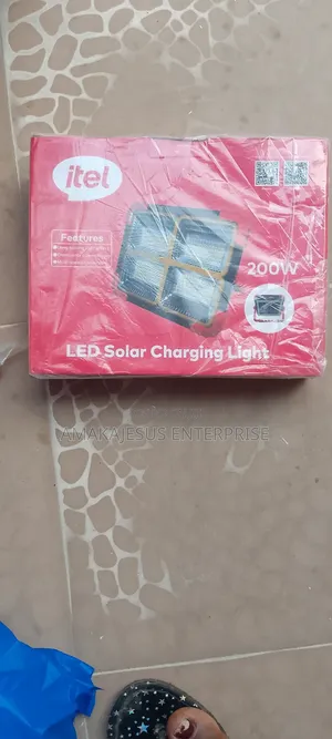 Itel Solar Led Floodlight Rechargeable Ip66 Waterproof Flood Light