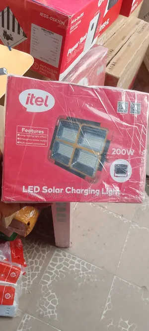Itel Solar Led Floodlight Rechargeable Ip66 Waterproof Flood Light