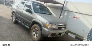 Nissan Pathfinder SE 2004 Gray