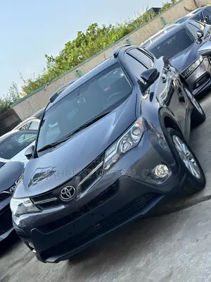 Toyota RAV4 Limited 4dr SUV AWD (2.5L 4cyl 6A) 2014 Gray