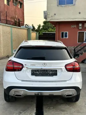 Mercedes-Benz GLA 250 2019 White