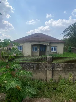 3bdrm Bungalow in Akure for sale