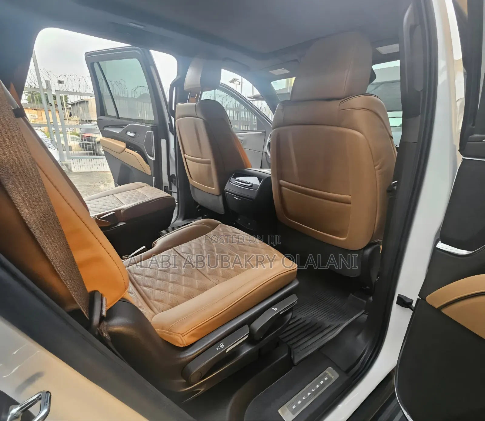 Cadillac Escalade 2022 Off white
