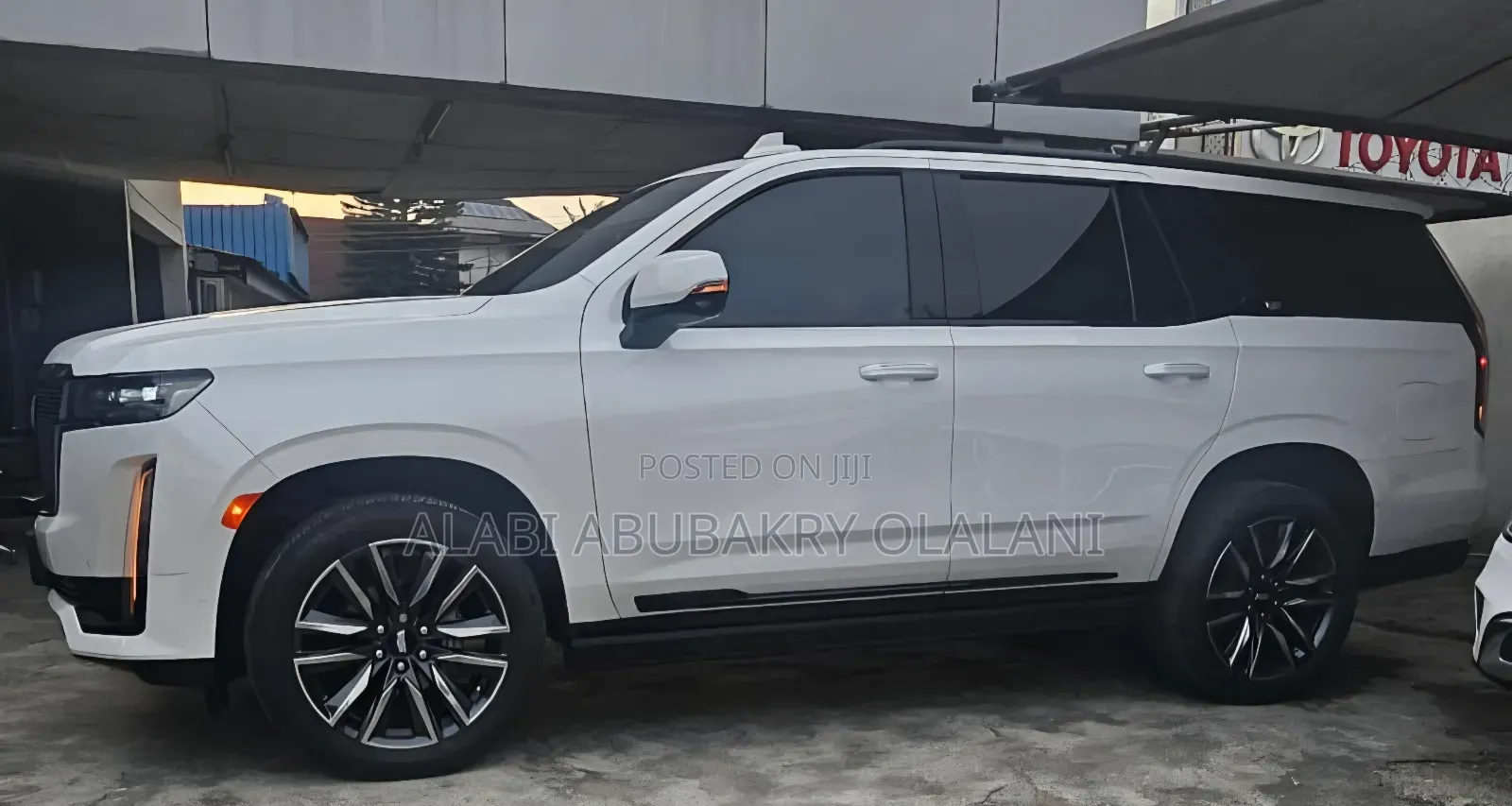 Cadillac Escalade 2022 Off white