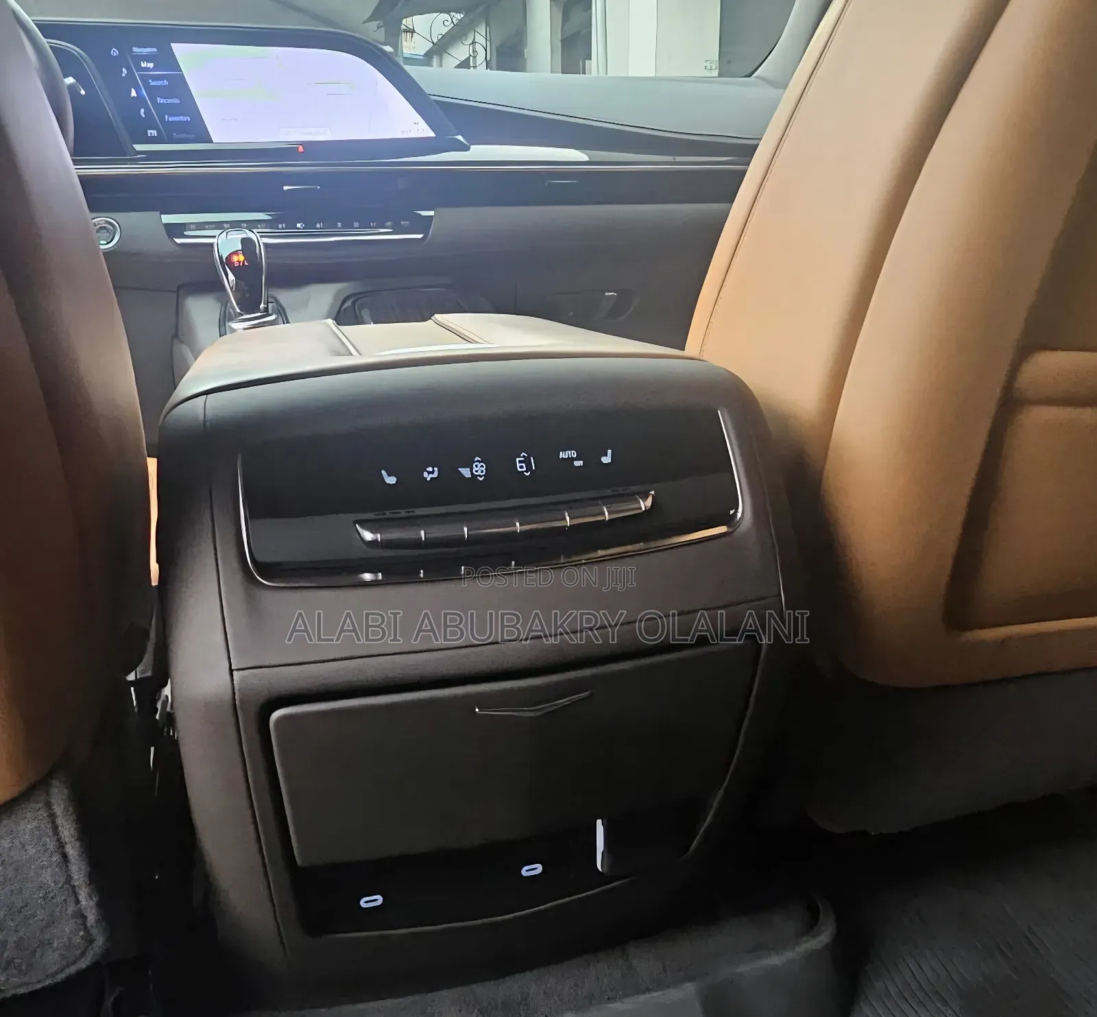 Cadillac Escalade 2022 Off white