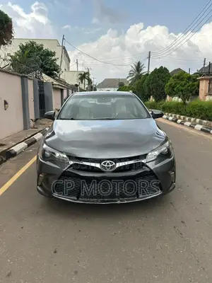 Toyota Camry SE 4dr Sedan (2.5L 4cyl 6A) 2015 Gray
