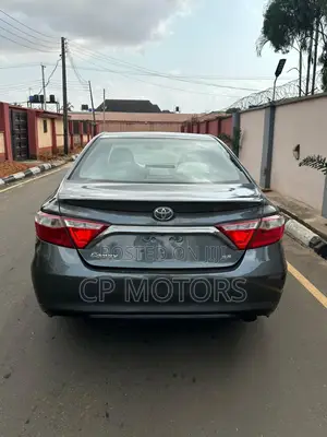 Toyota Camry SE 4dr Sedan (2.5L 4cyl 6A) 2015 Gray