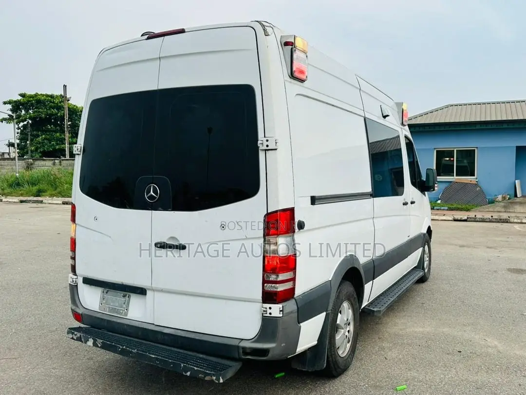 Mercedes-Benz Sprinter 2012 White