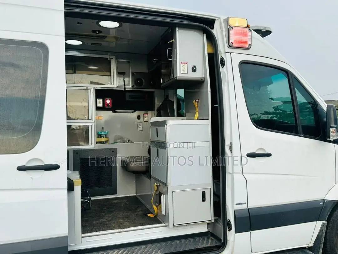Mercedes-Benz Sprinter 2012 White