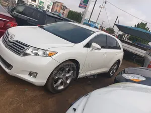 Toyota Venza LE AWD V6 2013 White
