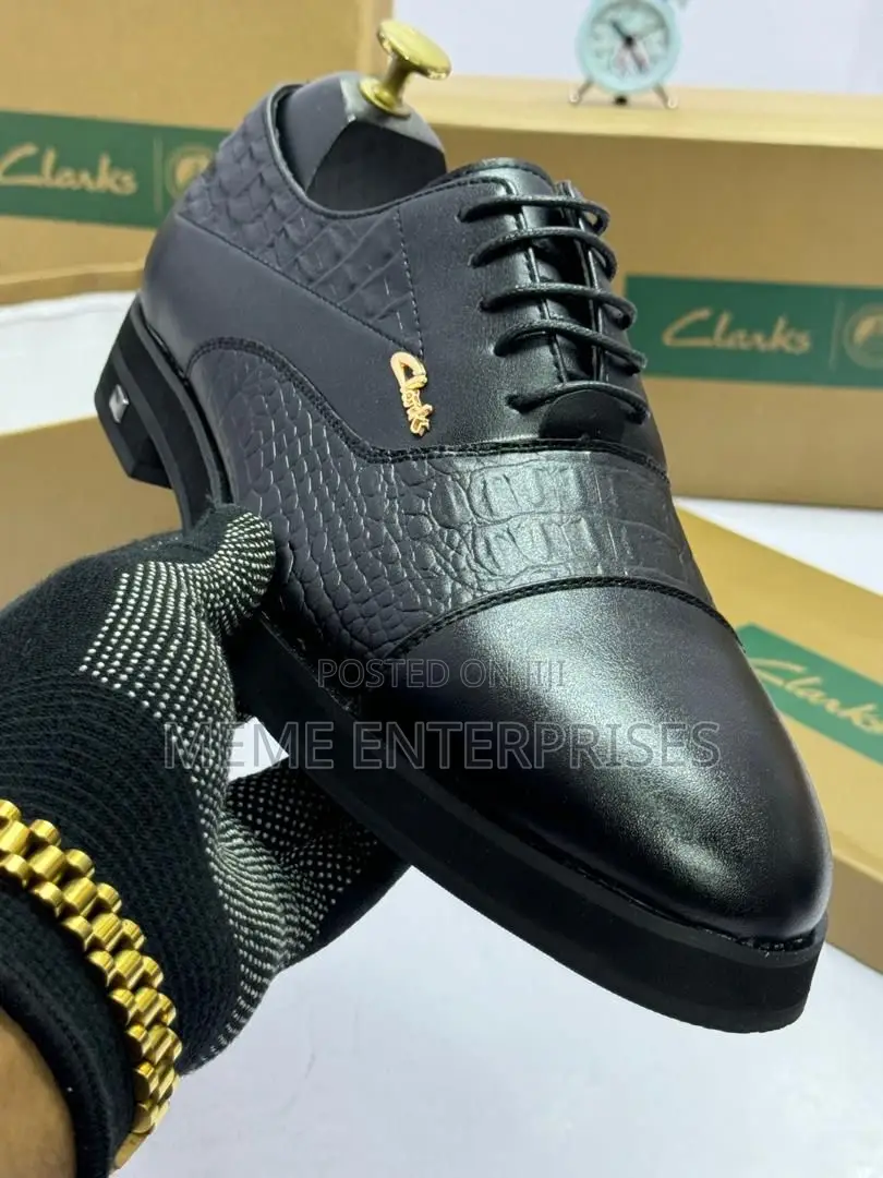 Male Shoe: -